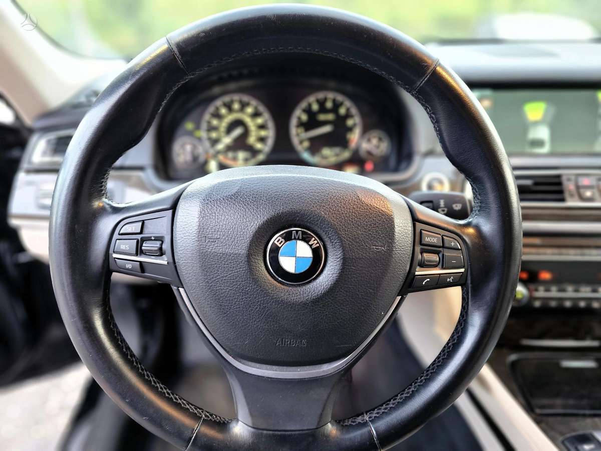 BMW 740, 3.0 l., Седан