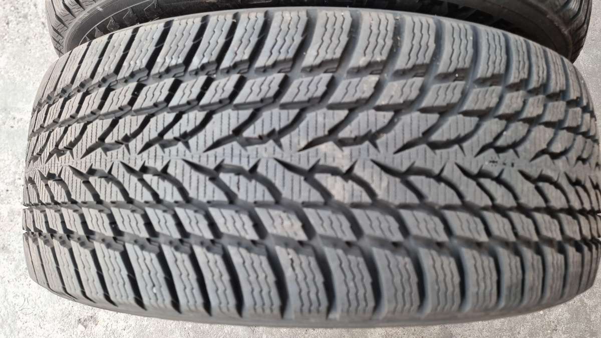 Nokian, зимние 225/55 R17