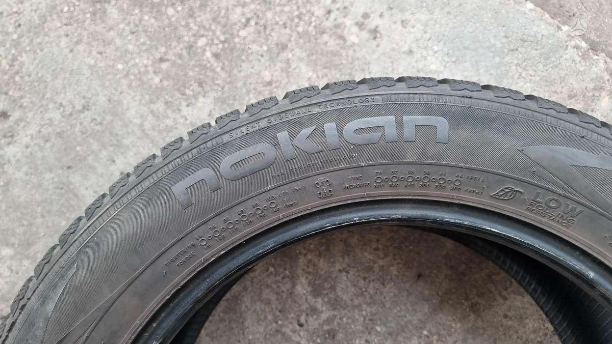 Nokian, зимние 225/55 R17