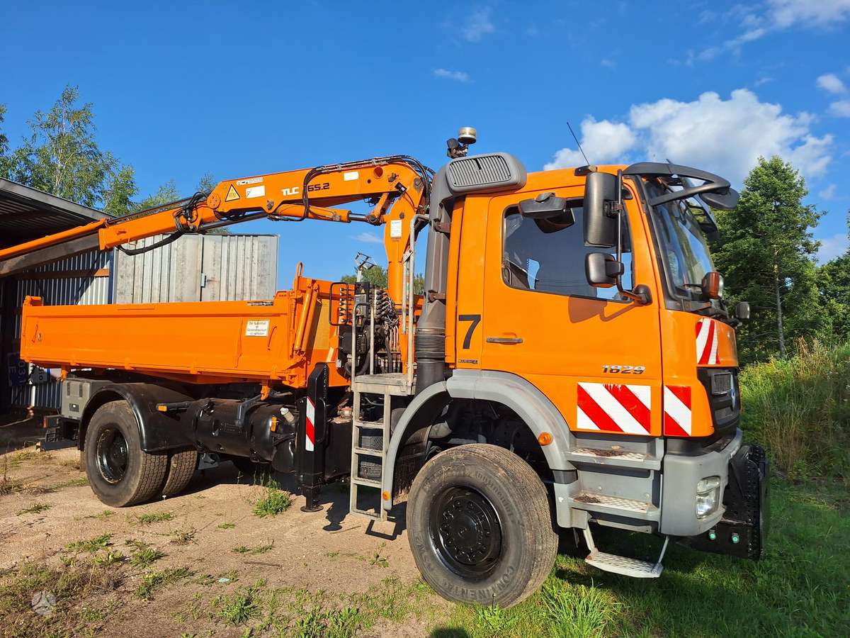Mercedes-Benz 18.29, самосвалы с краном