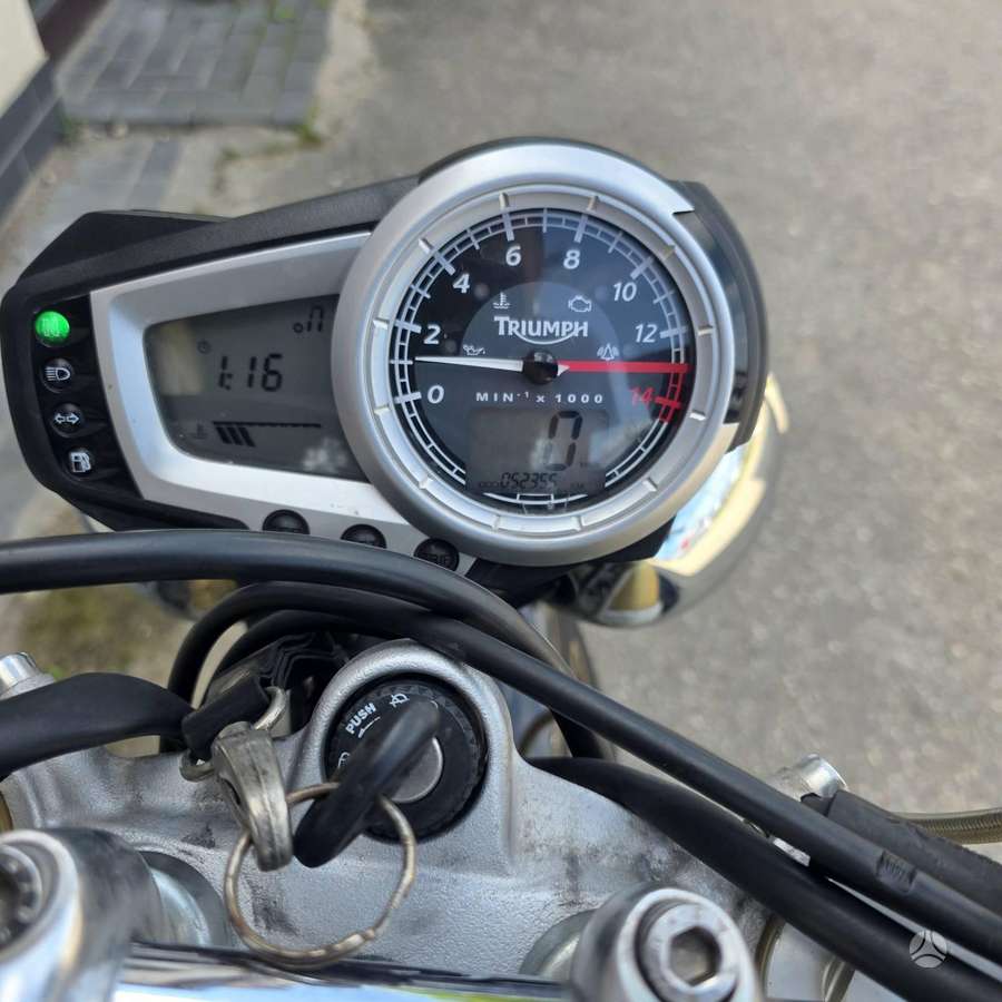 Triumph Street Triple 675cc, street / classic