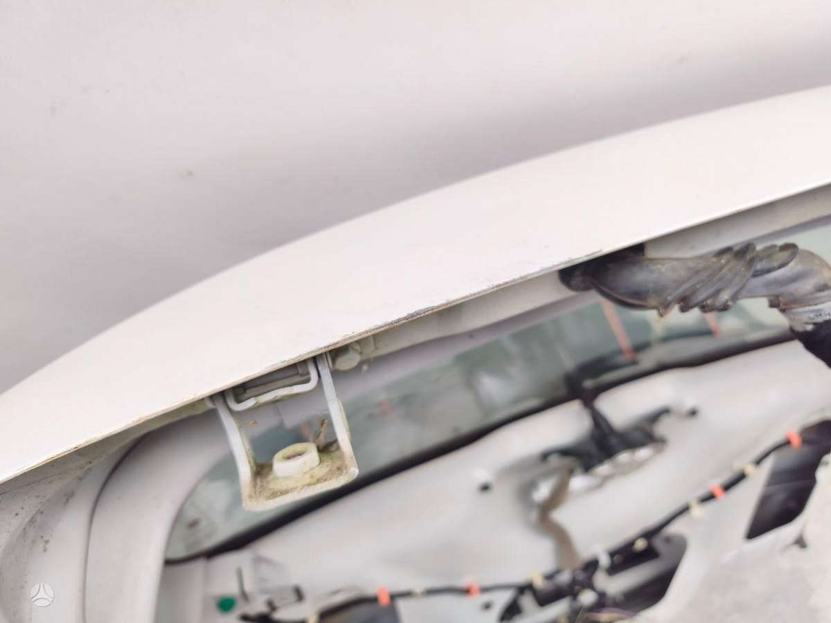 Fiat 500L hood (front, rear)