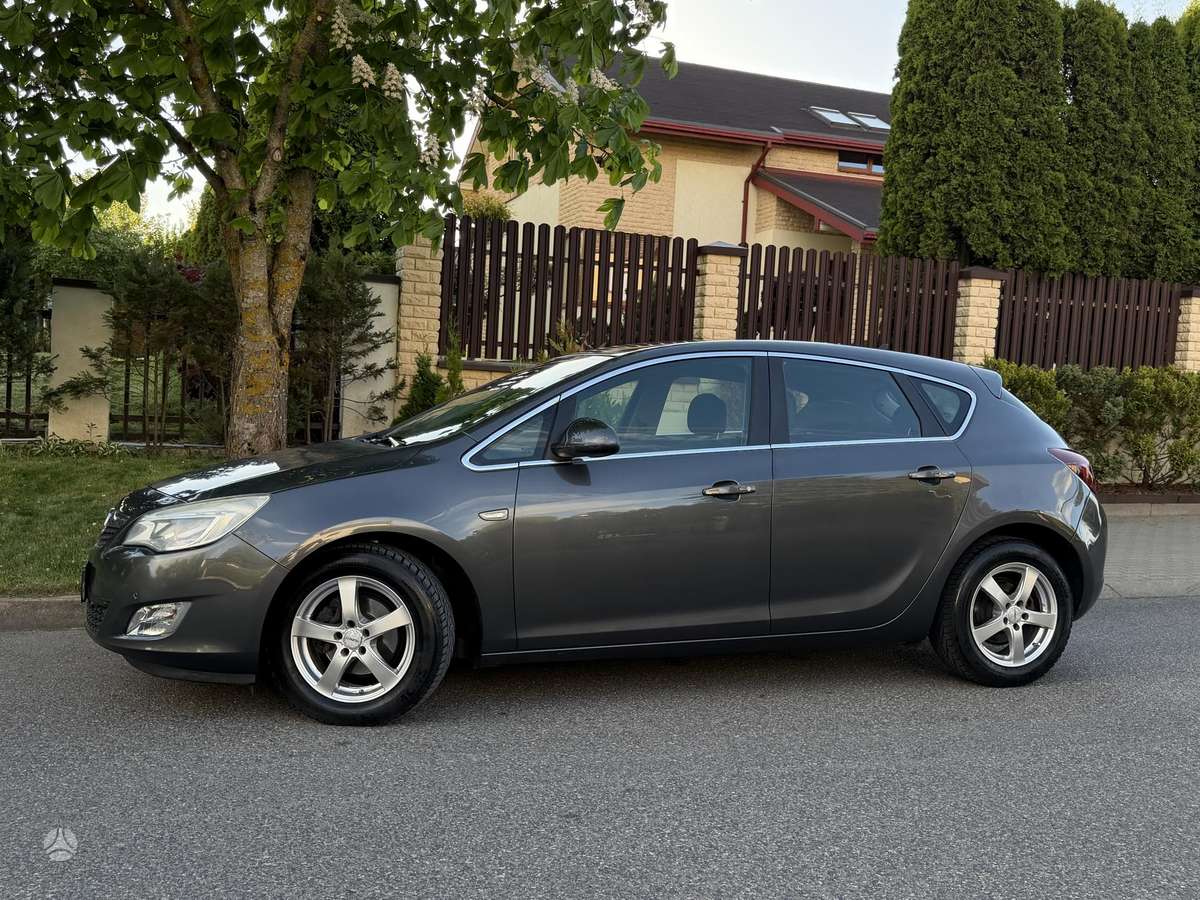 Opel Astra, 1.6 l., hatchback