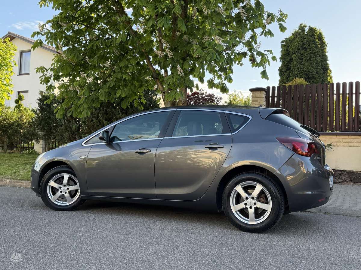 Opel Astra, 1.6 l., hatchback