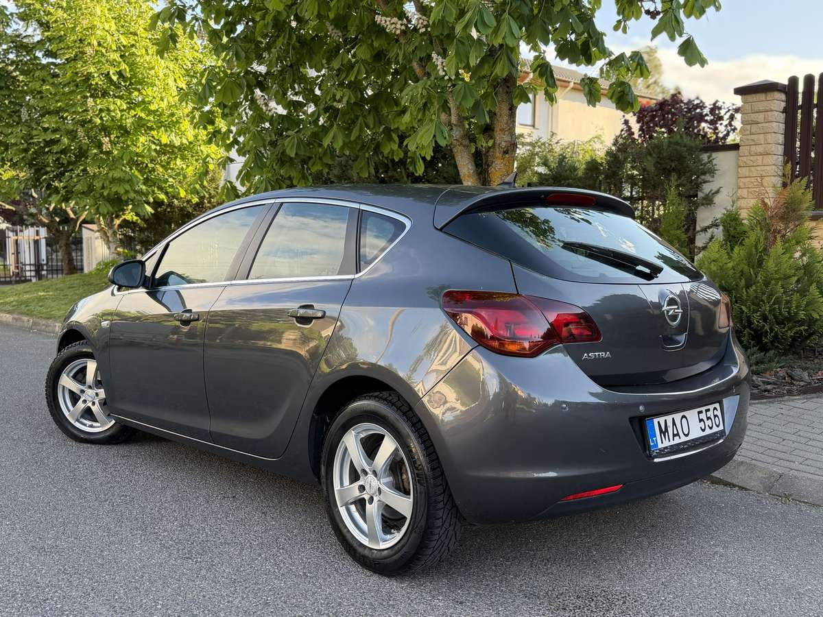 Opel Astra, 1.6 l., hatchback