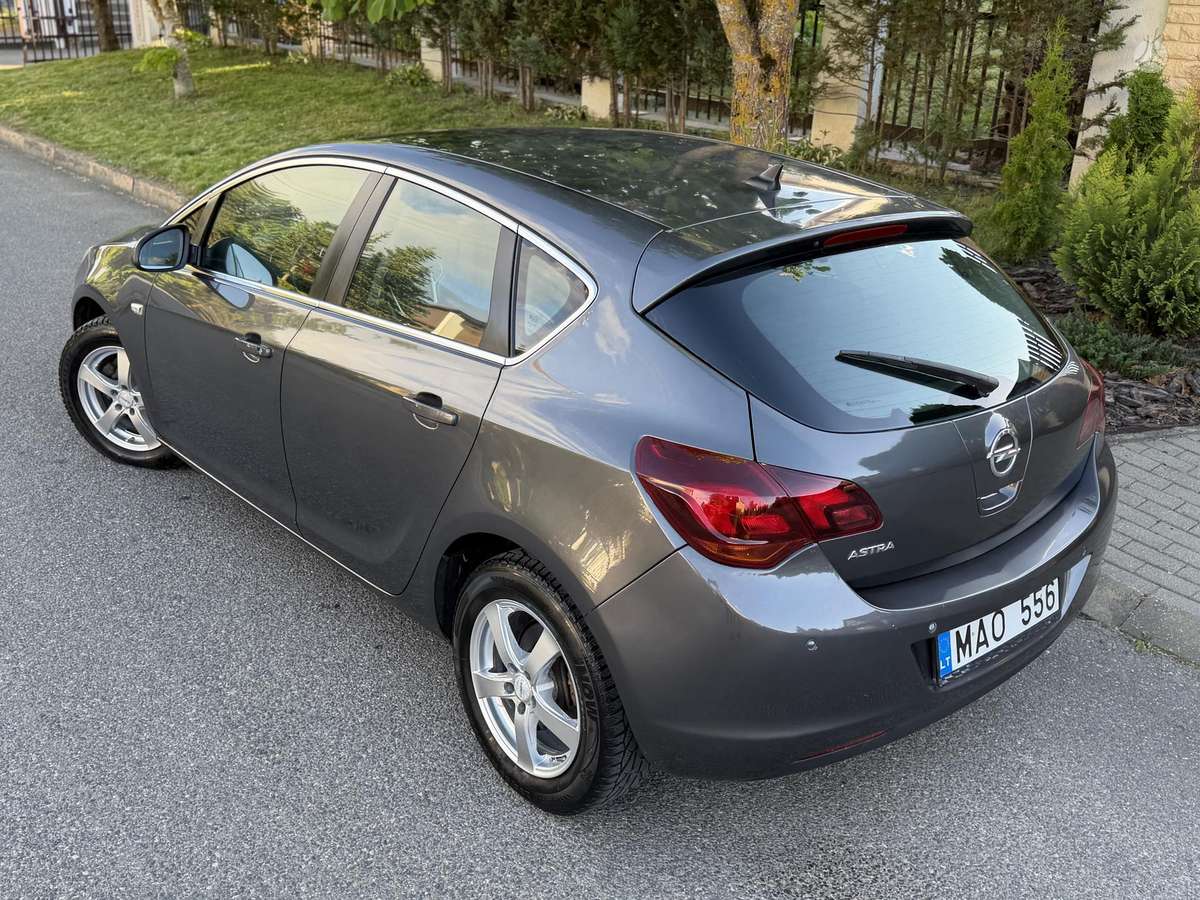 Opel Astra, 1.6 l., hatchback