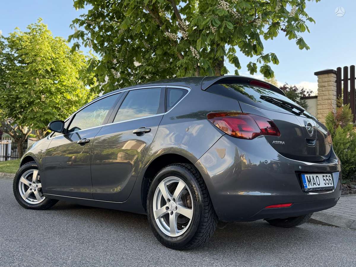 Opel Astra, 1.6 l., hatchback