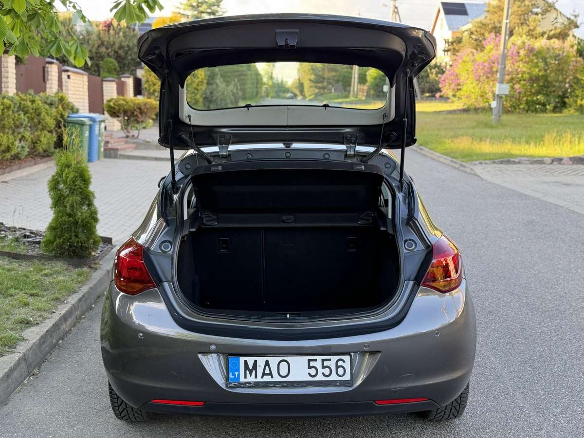 Opel Astra, 1.6 l., hatchback
