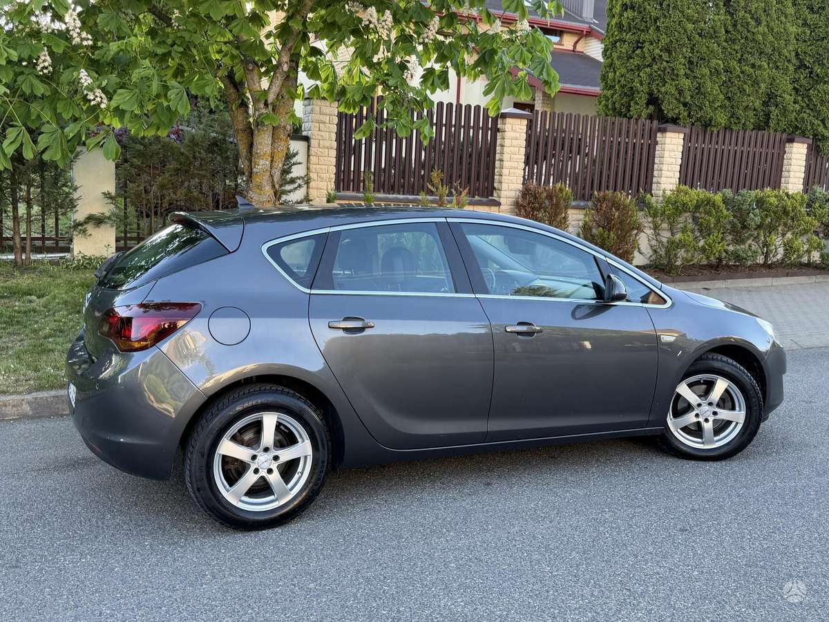 Opel Astra, 1.6 l., hatchback
