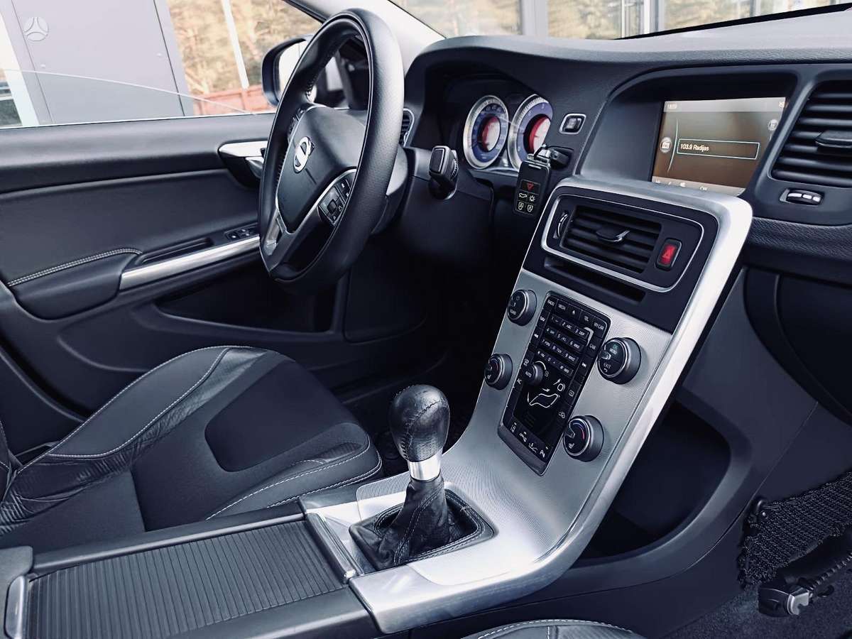 Volvo S60, 1.6 l., Седан