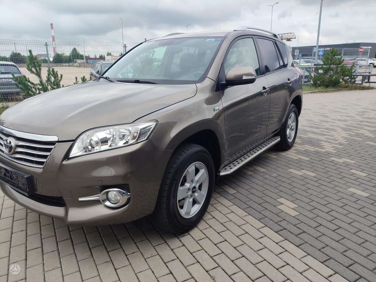 Toyota RAV4 - 4
