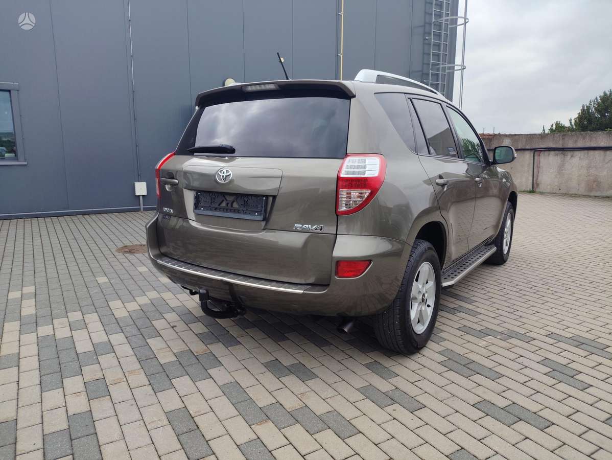 Toyota RAV4 - 7
