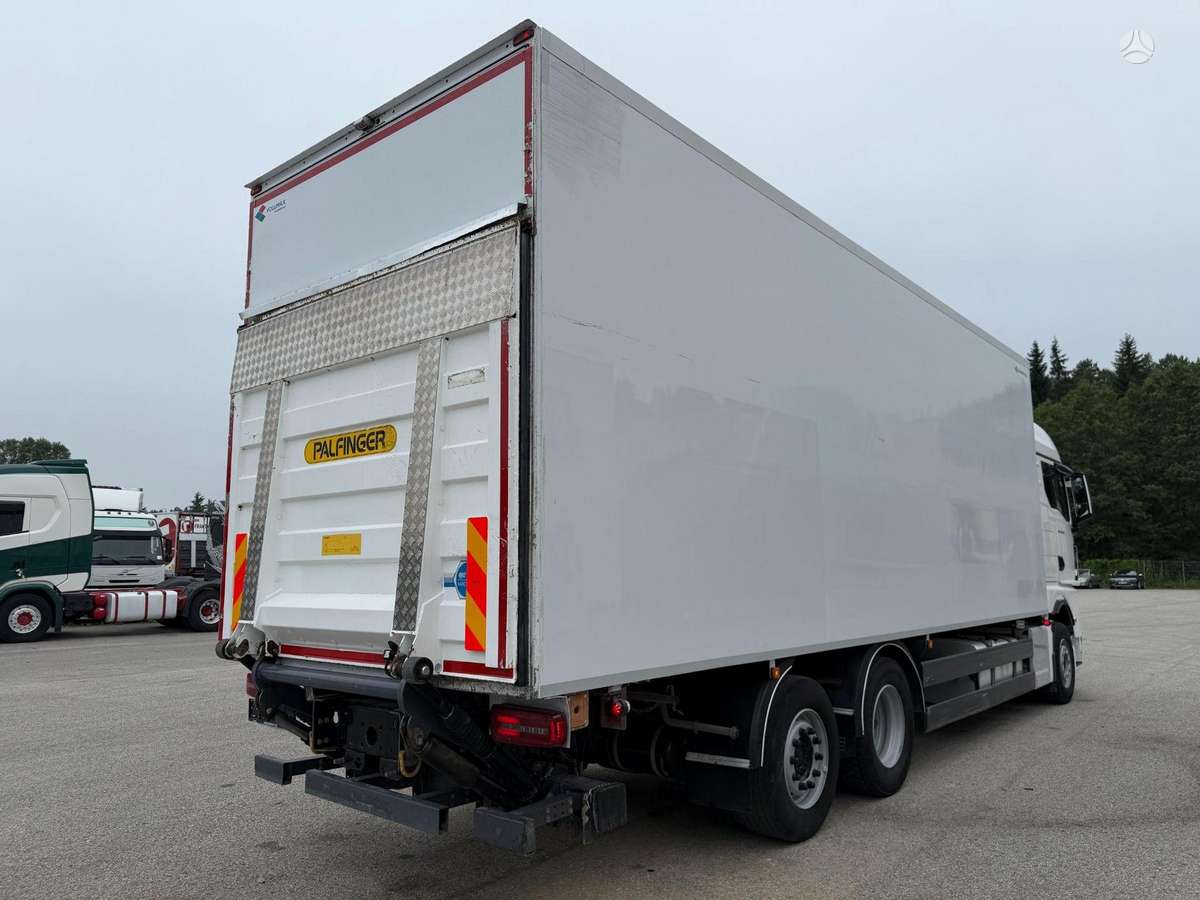 MAN TGX 26.400, kietašoniai