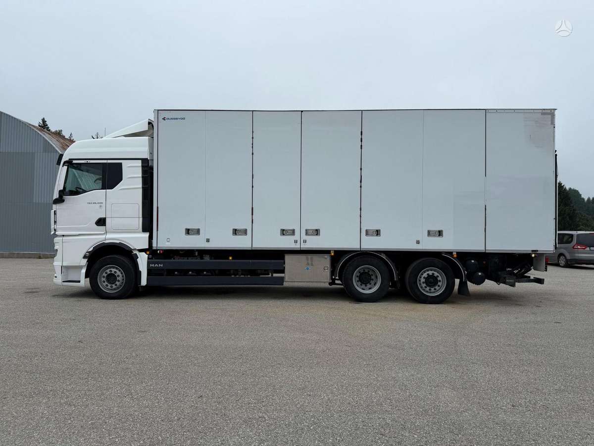 MAN TGX 26.400, box trucks / box vans