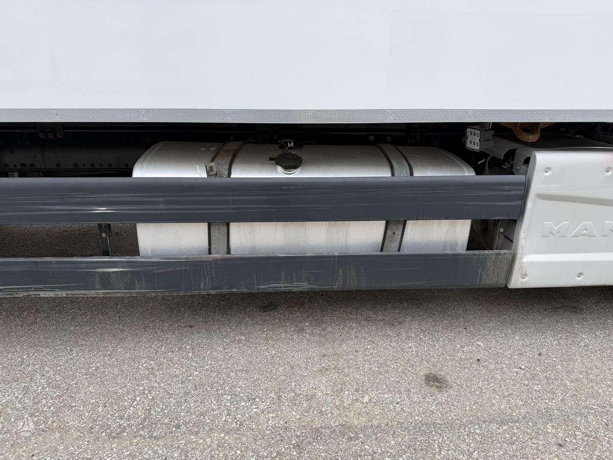 MAN TGX 26.400, kietašoniai