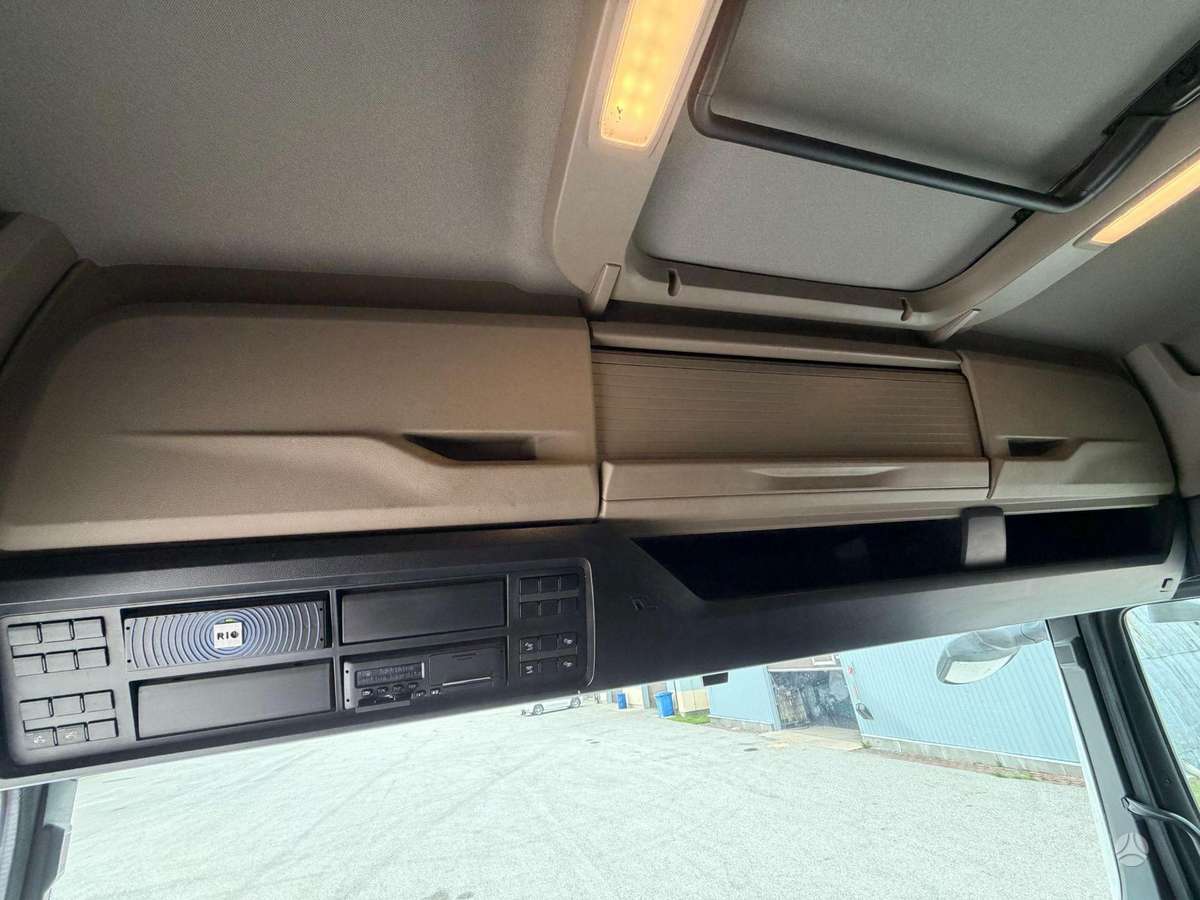 MAN TGX 26.400, kietašoniai