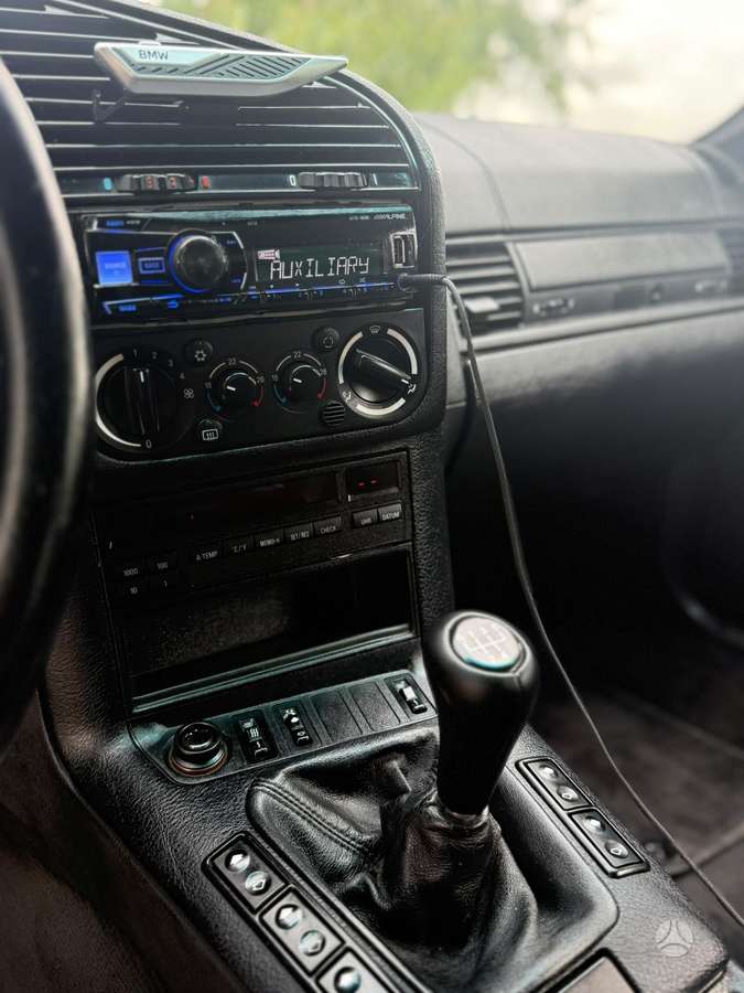 BMW 320, 2.0 l., convertible