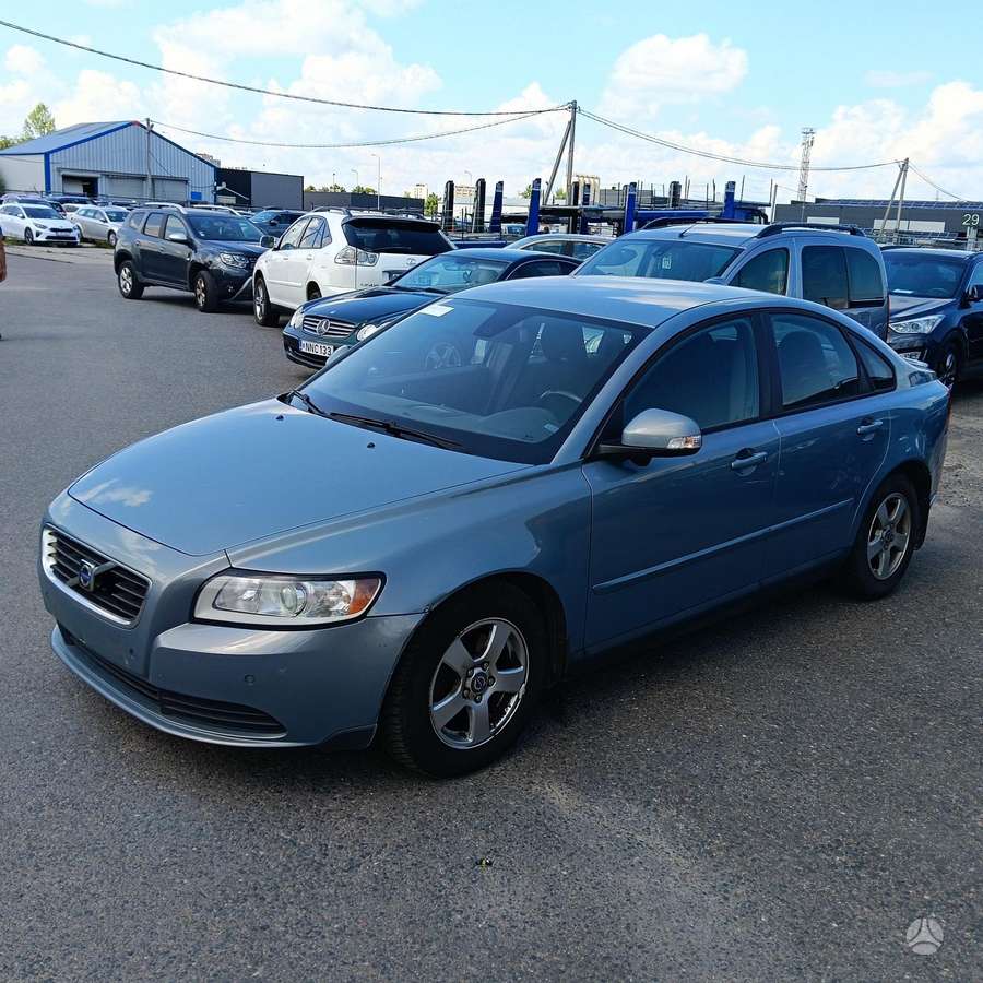Volvo S40, saloon / sedan