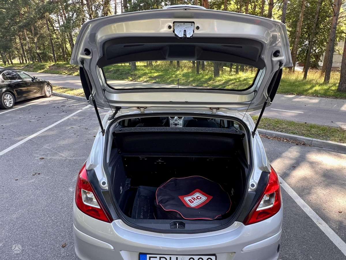Opel Corsa, 1.2 l., hatchback