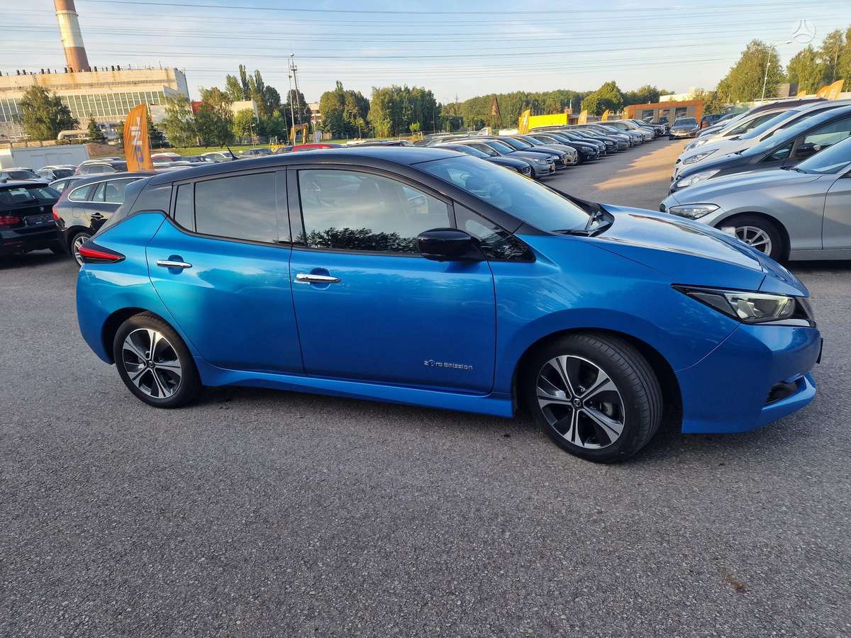 Nissan Leaf, 40 kWh, hatchback