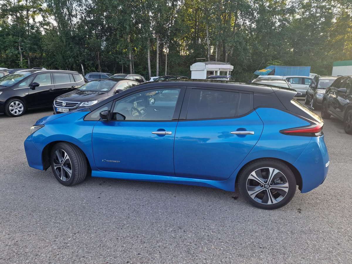 Nissan Leaf, 40 kWh, hatchback