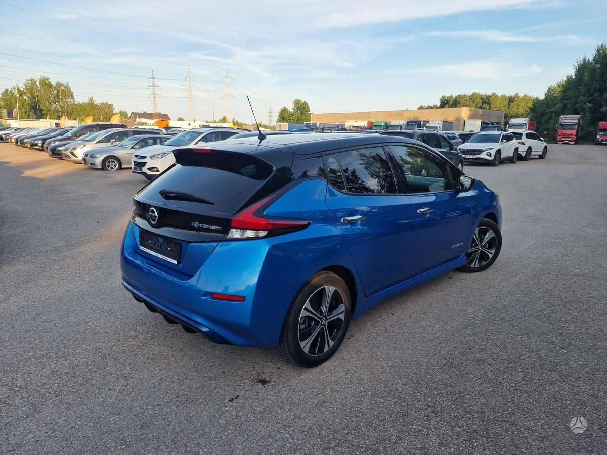Nissan Leaf, 40 kWh, hatchback