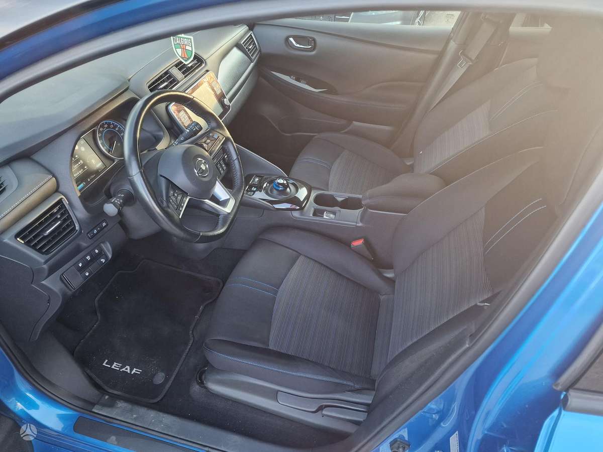 Nissan Leaf, 40 kWh, hatchback