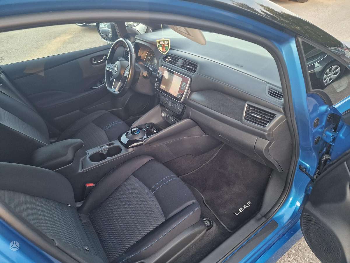 Nissan Leaf, 40 kWh, hatchback