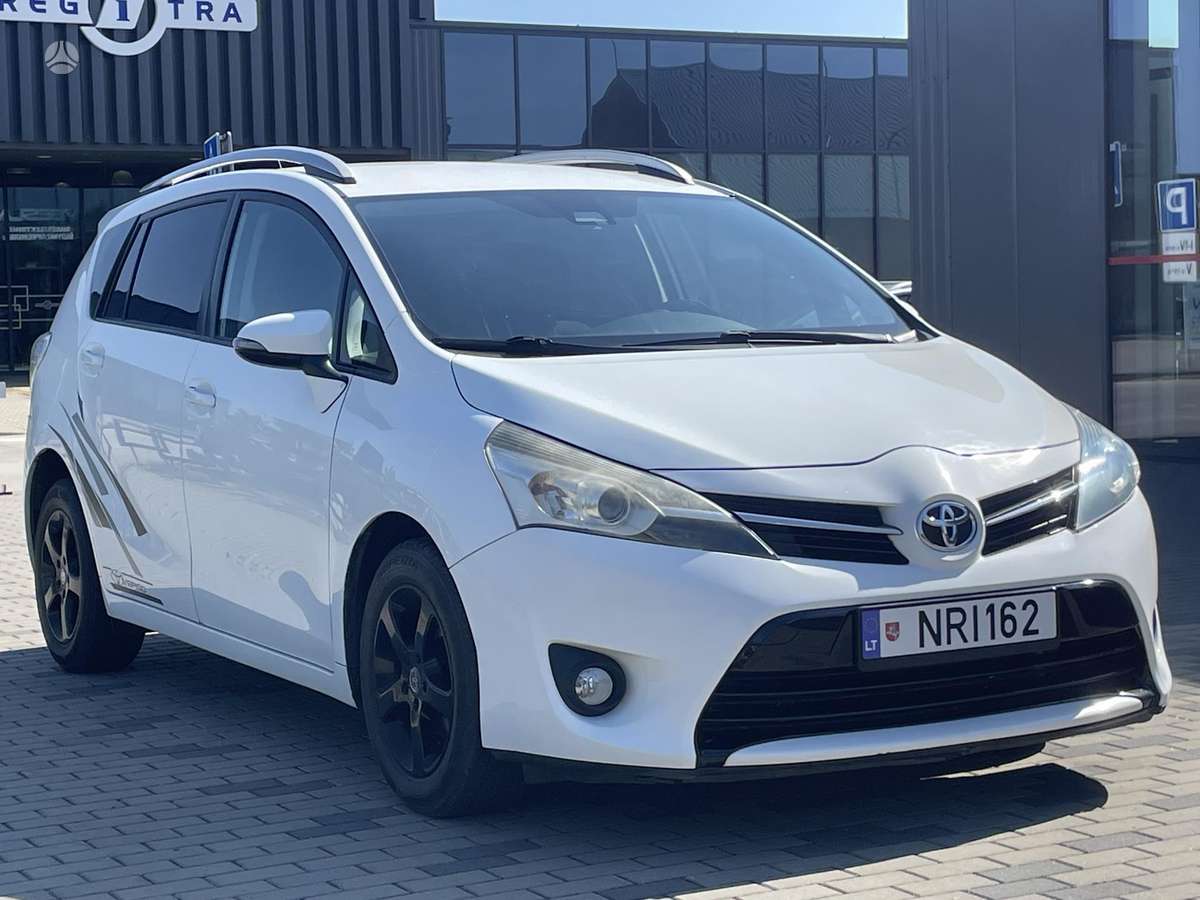 Toyota Verso - 1