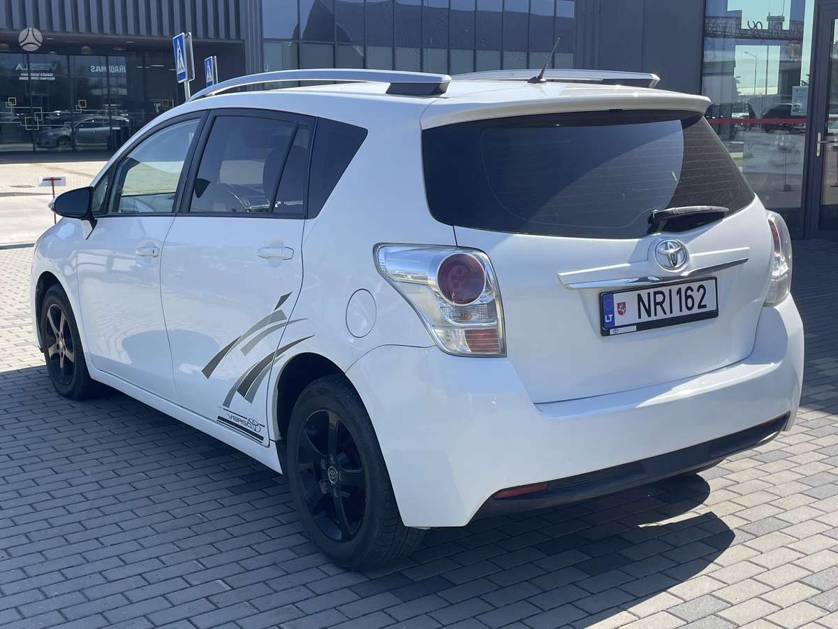 Toyota Verso - 3