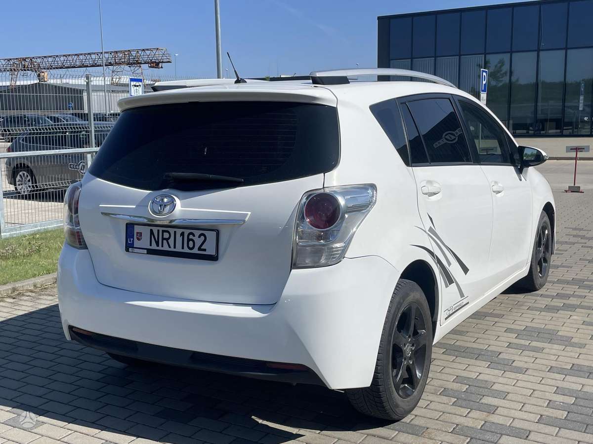 Toyota Verso - 4