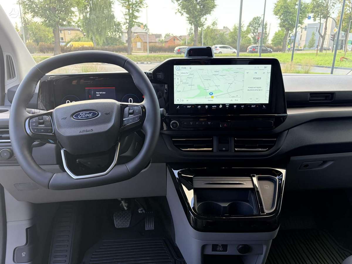 Ford Tourneo Custom, passenger minibus