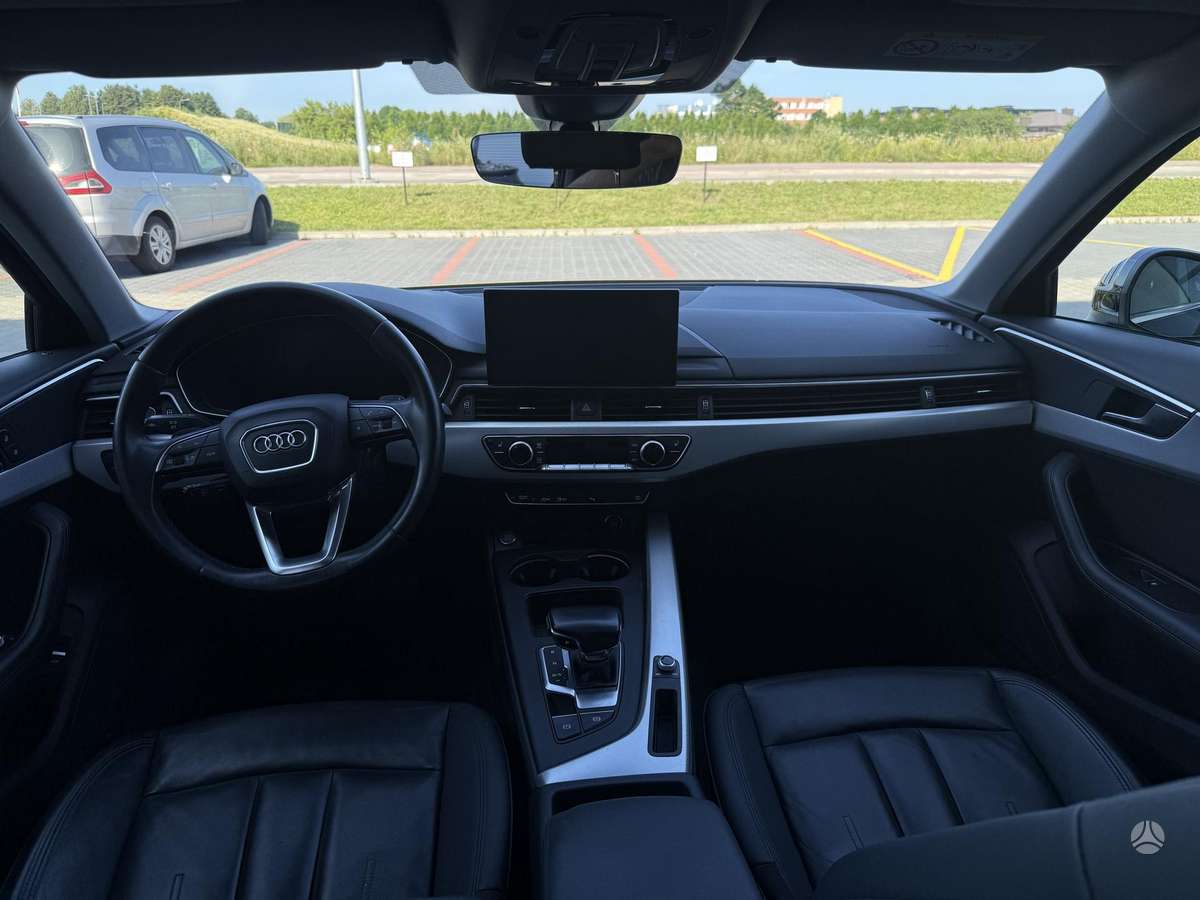 Audi A4, 2.0 l., Седан
