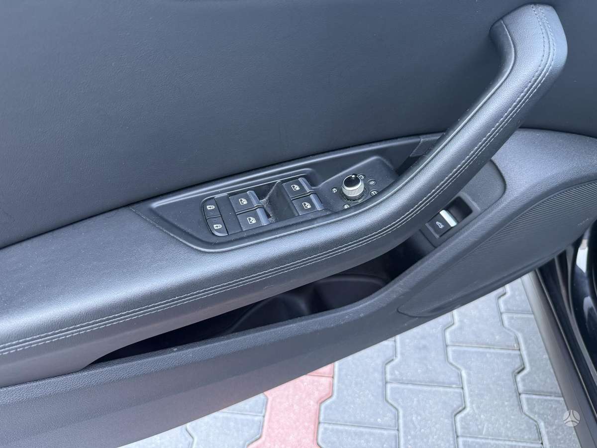 Audi A4, 2.0 l., Седан