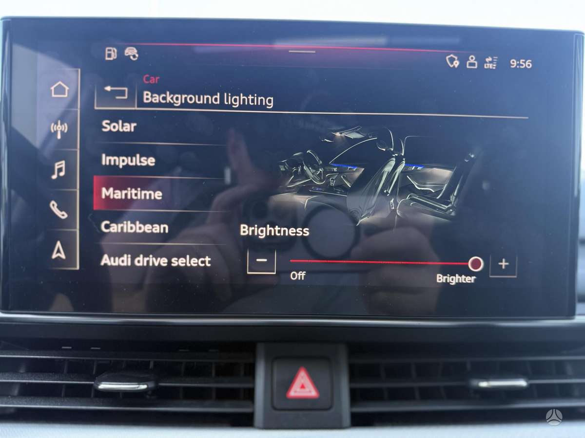Audi A4, 2.0 l., Седан