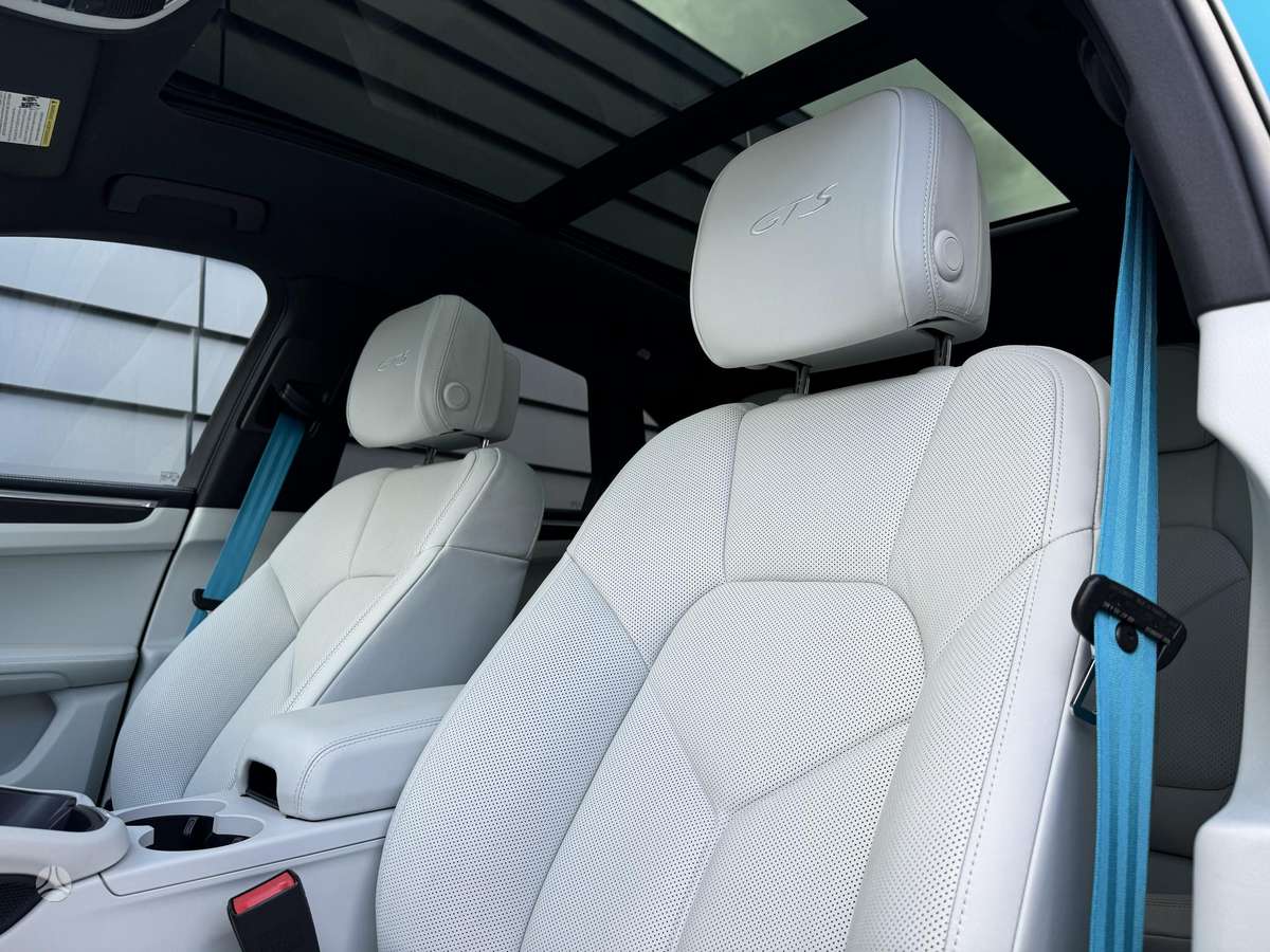 Porsche Macan - 11