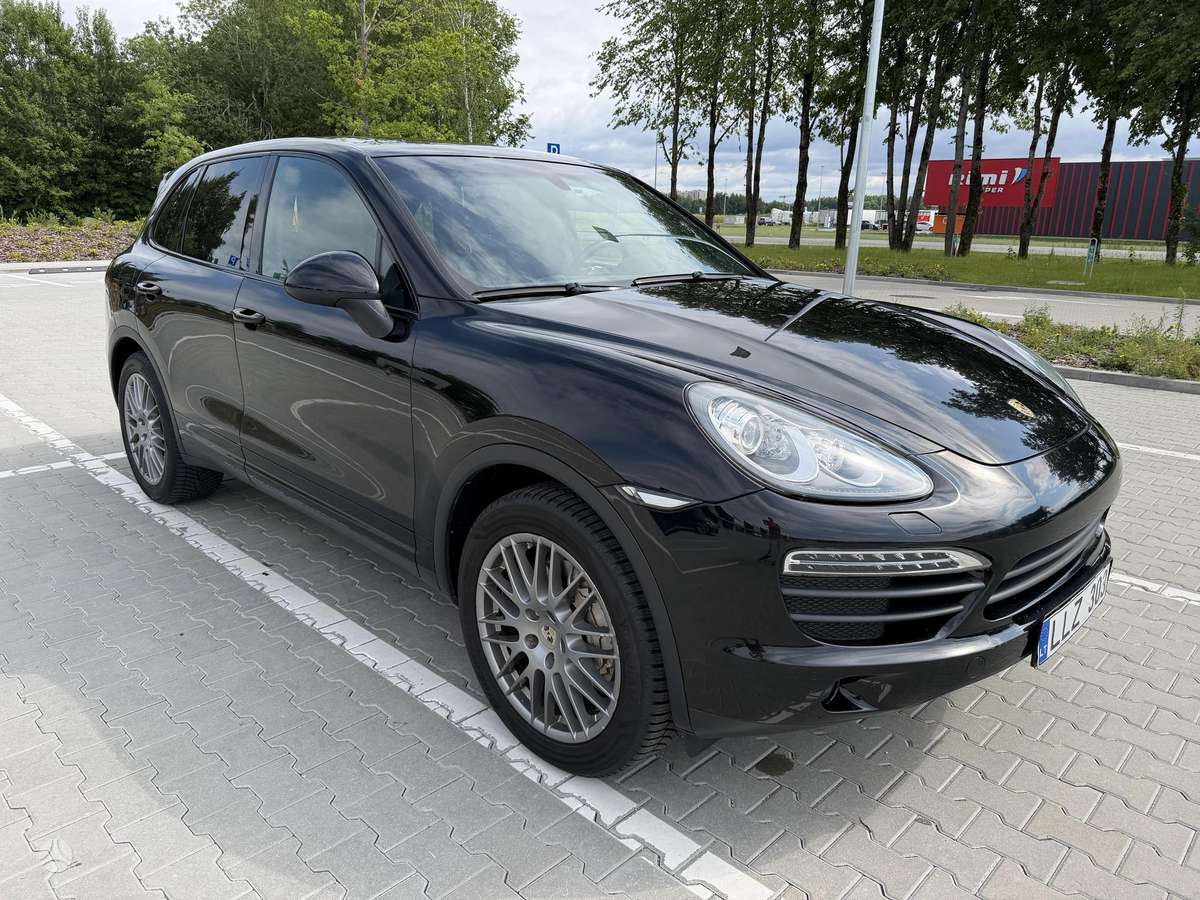 Porsche Cayenne - 4