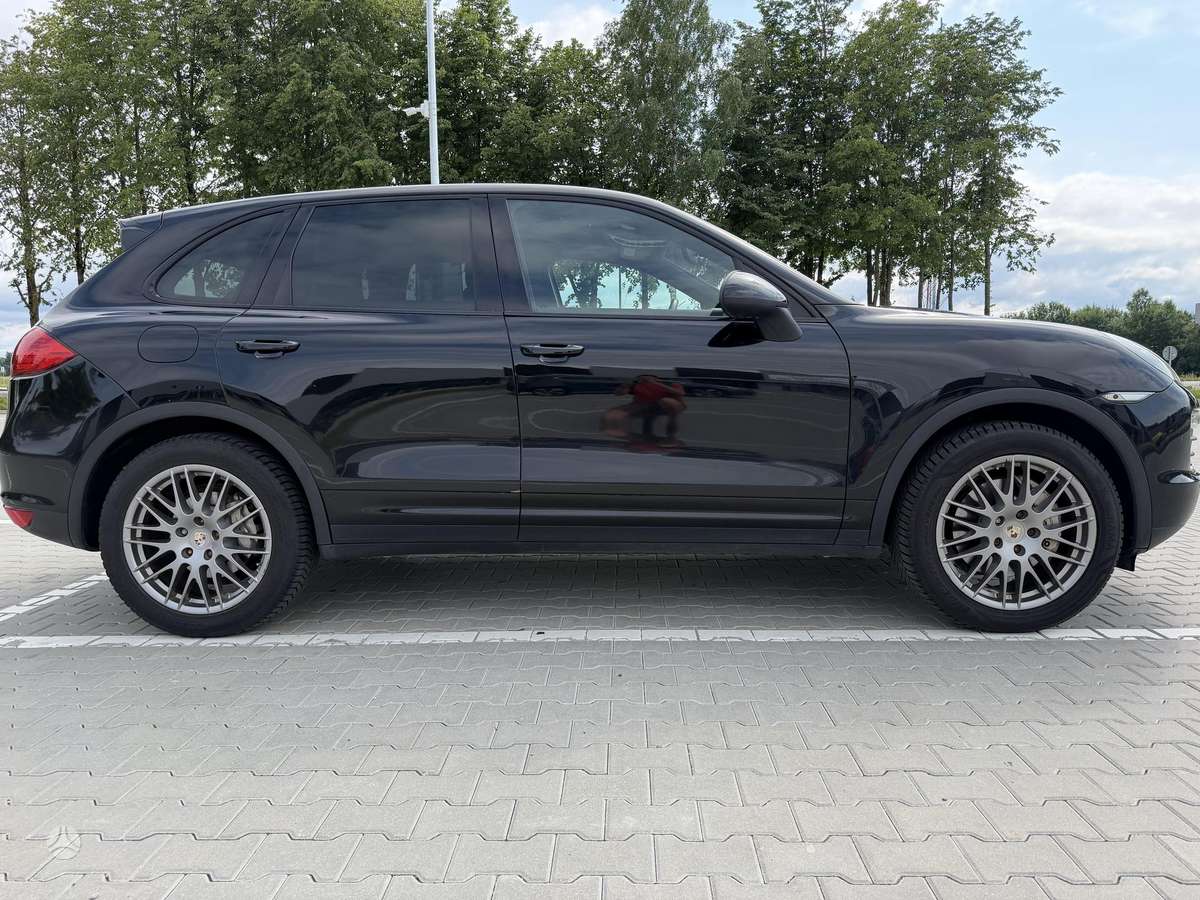 Porsche Cayenne - 5