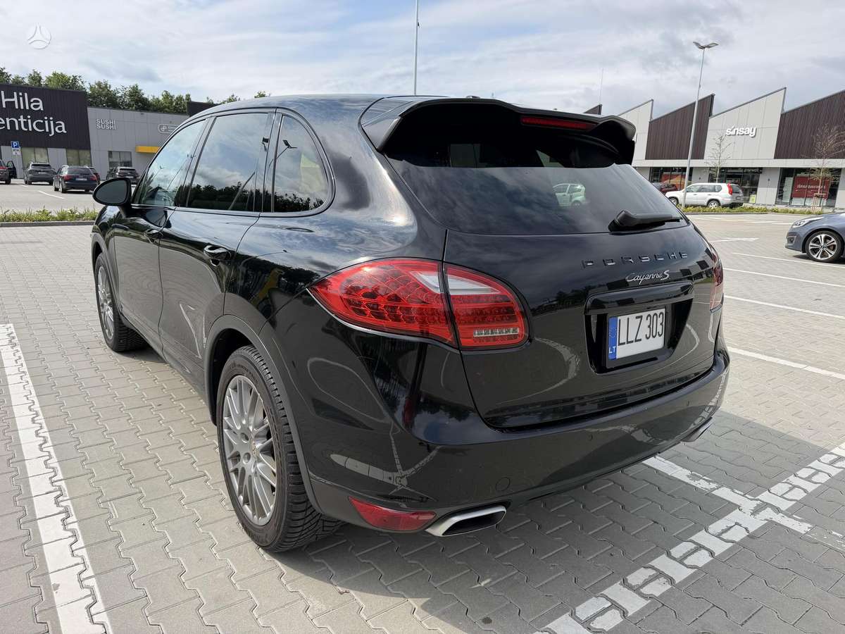 Porsche Cayenne - 8