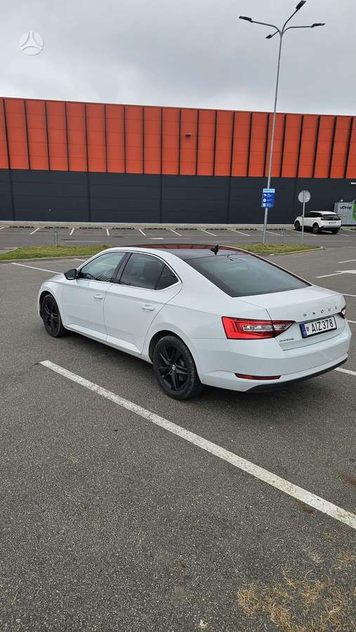 Skoda Superb, 2.0 l., Седан
