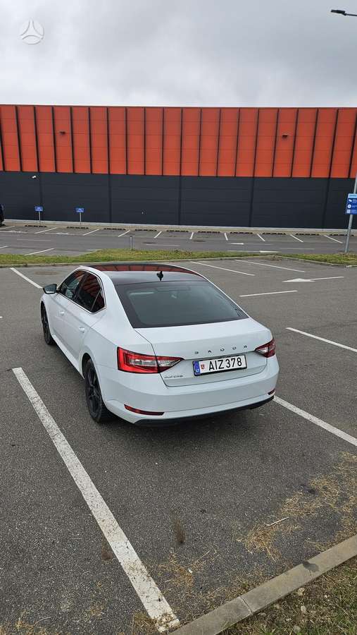 Skoda Superb, 2.0 l., Седан