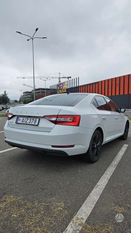 Skoda Superb, 2.0 l., Седан