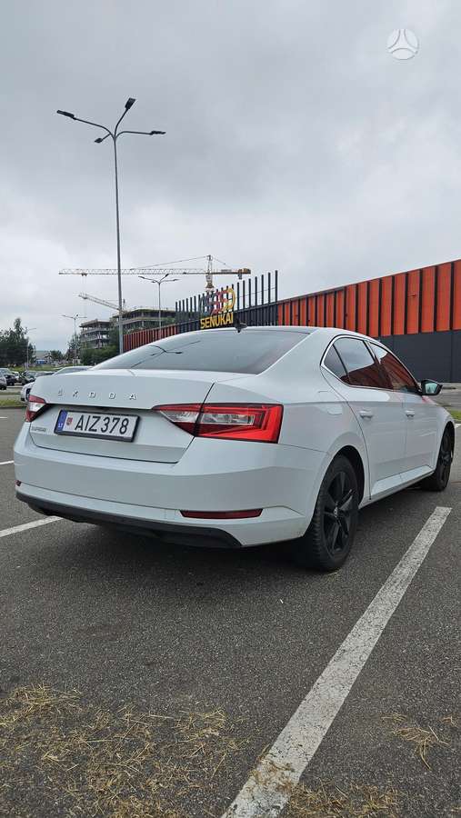 Škoda Superb - 8