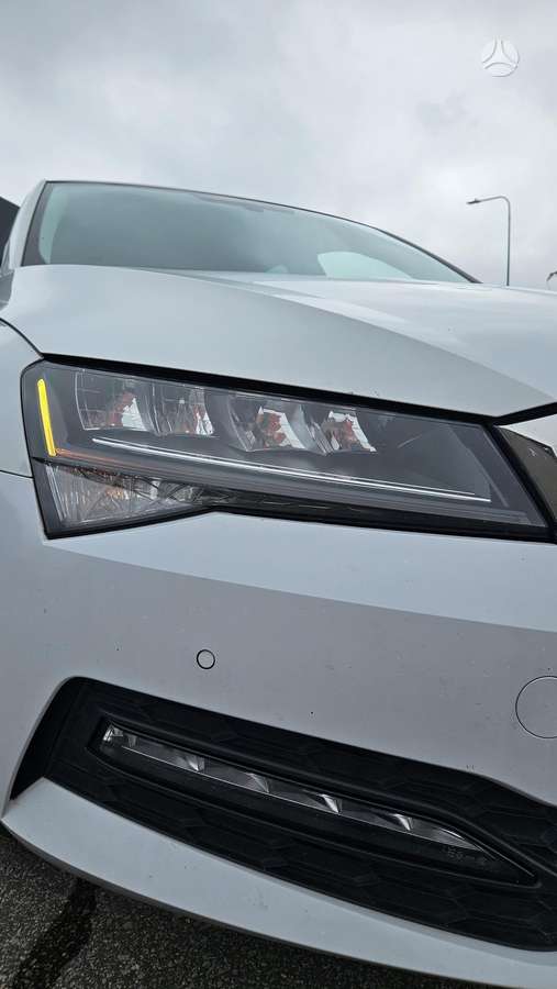 Skoda Superb, 2.0 l., Седан