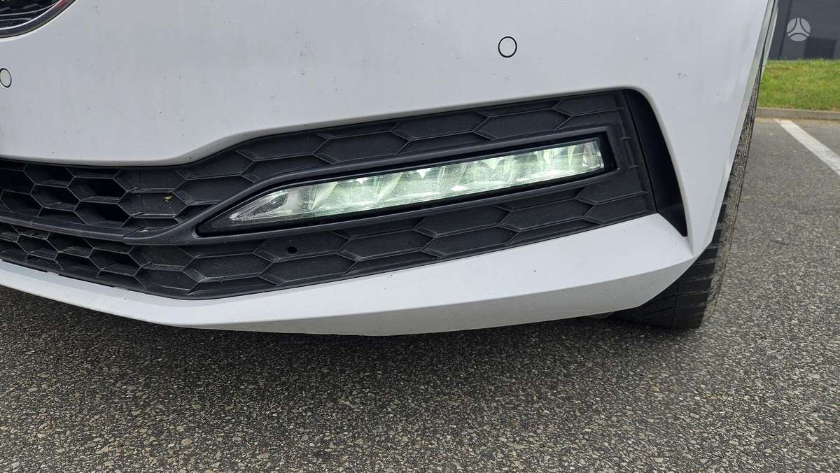 Skoda Superb, 2.0 l., Седан