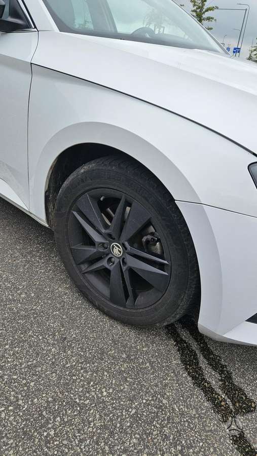 Skoda Superb, 2.0 l., Седан