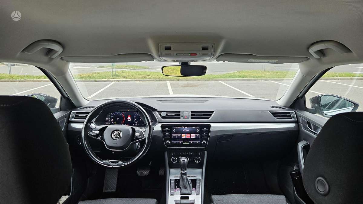 Skoda Superb, 2.0 l., Седан