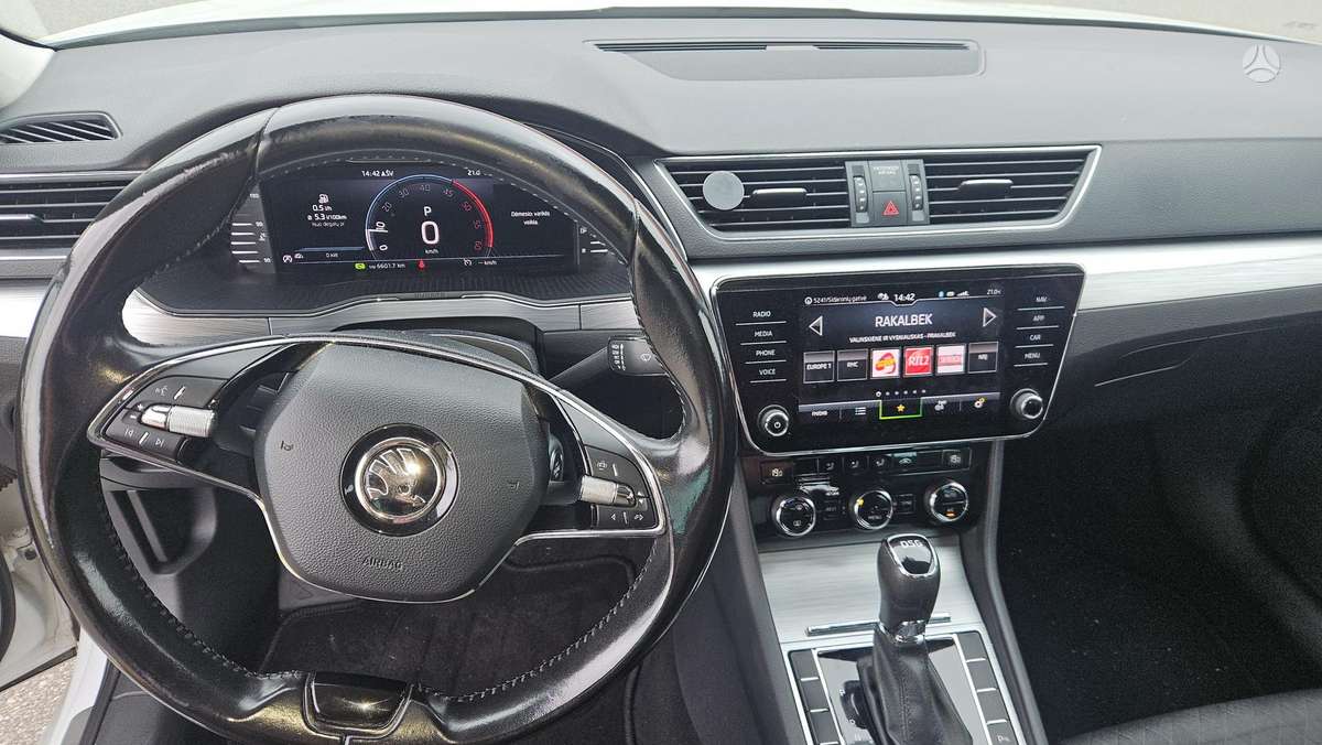 Skoda Superb, 2.0 l., Седан