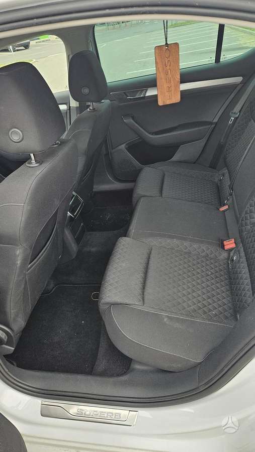 Skoda Superb, 2.0 l., Седан