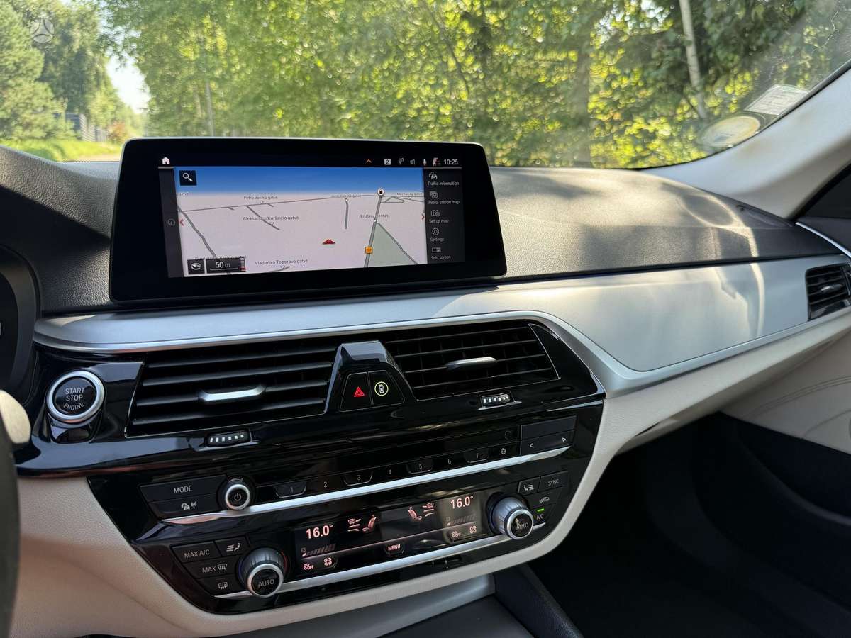 BMW 520, 2.0 l., Седан